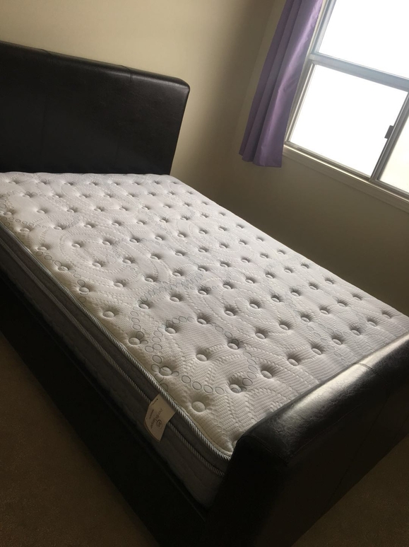 床架和床垫